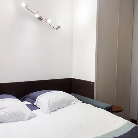 Apartment Hostnfly - Go At The Moulin Rouge Paris